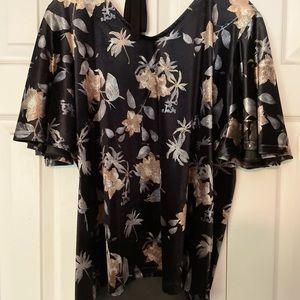 Velvet top with flowers